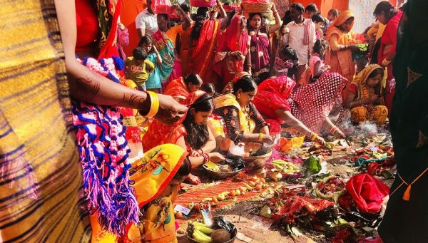 मिथिलाञ्चलका शक्तिपीठमा खोइँछा भर्ने र लड्डु चढाउनेको भीड