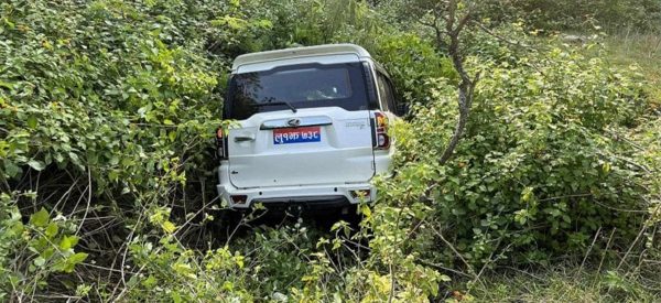 लुम्बिनीका अर्थमन्त्री मास्के चढेको गाडी दुर्घटना, अवस्था सामान्य