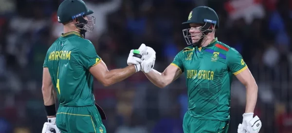 दक्षिण अफ्रिकासँग हारेपछि पाकिस्तान विश्वकप क्रिकेटबाट बाहिरिने संघारमा