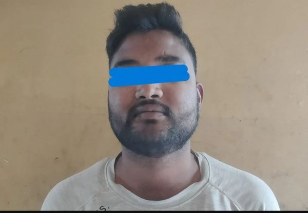 ‘पत्रकार हुँ’ भन्दै दशैं खर्च माग्ने युवक पक्राउ