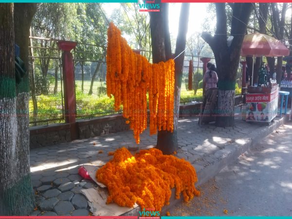 बिक्री नभएका फूल र मालाको २० रुपैयाँ