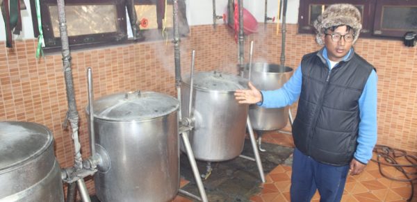 जहाँ वाफबाट पकाइन्छ खाना, ३ सय ५० जनाका लागि १५ मिनेटमै हुन्छ तयार