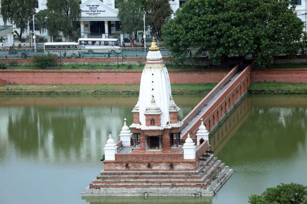 भाइटीकाको दिन मात्रै खुल्ने बालगोपालेश्वर मन्दिरमा बिहानैदेखि चहलपहल