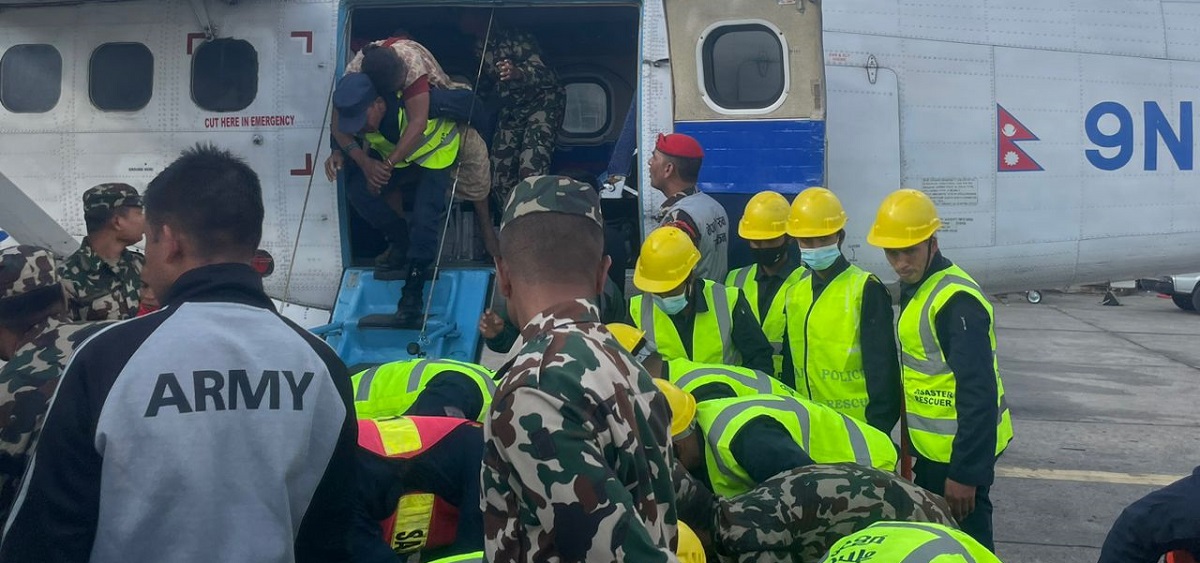जाजरकोट भूकम्पका केही घाइतेलाई काठमाडौं ल्याइयो, टिचिङ अस्पतालमा उपचार