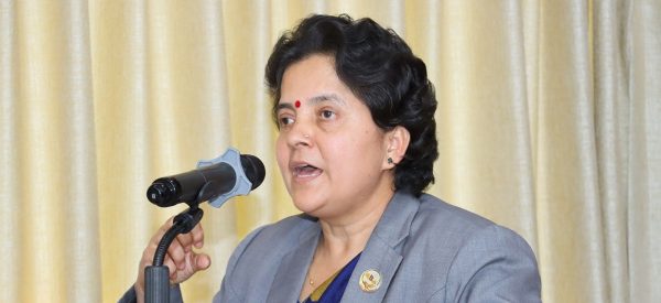 ‘सांसदले योजनाको फाइल बोकेर माग्दै हिँड्ने परिपाटी अन्त्य गर्नुपर्छ : सांसद  रावल 