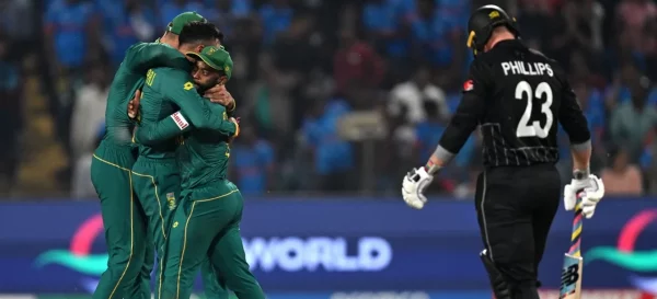 विश्वकप क्रिकेट : न्युजिल्याण्ड दक्षिण अफ्रिकासँग फराकिलो अन्तरले पराजित