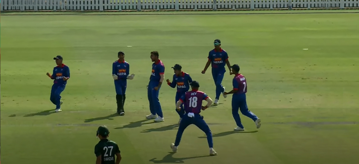 पाकिस्तानविरुद्ध नेपाललाई पहिलो सफलता, गुल्सनले लिए पहिलो विकेट