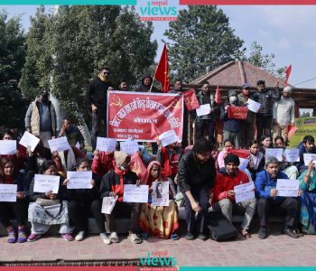 शान्तिबाटिकामा पनि धर्ना बस्न नपाएपछि मिटरब्याजपीडित प्रदर्शनमा उत्रिए (तस्वीरहरू)
