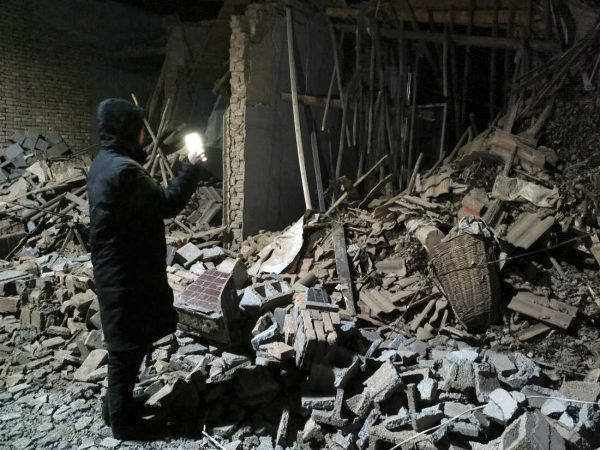 चीनको भूकम्पमा परेका १२७ जनाको शव निकालियो
