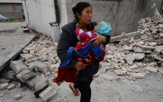 चीनमा मध्यराति भूकम्प, कम्तिमा १ सय ११ को मृत्यु