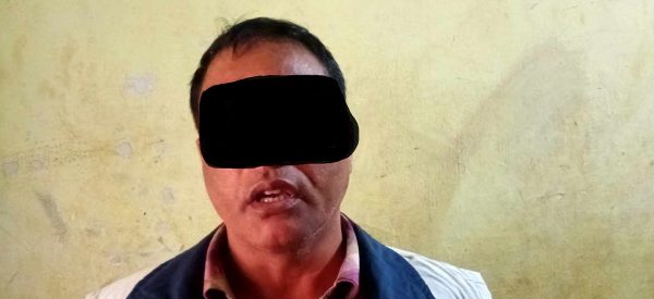 सक्कली प्रहरीको फन्दामा नक्कली प्रहरी