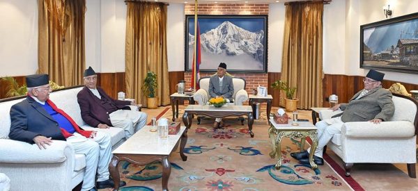 शीर्ष तीन नेतालाई बोलाएर राष्ट्रपतिले भने- व्यवस्थालाई सुदृढ बनाउन मिलेर अघि बढ्नुस्