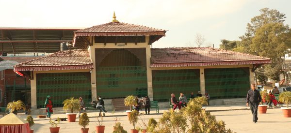 भूकम्पले क्षति पुर्‍याएको ललितपुरको ललितमण्डप बल्ल पुनःनिर्माण गरिँदै
