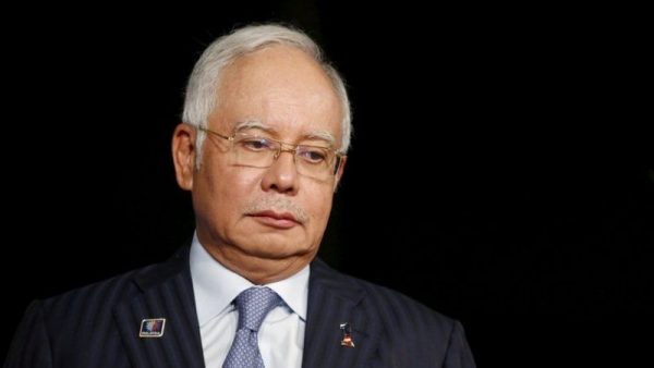 मलेसियाका पूर्वप्रधानमन्त्री नजिबको कारागार सजाय आधा घटाइयो