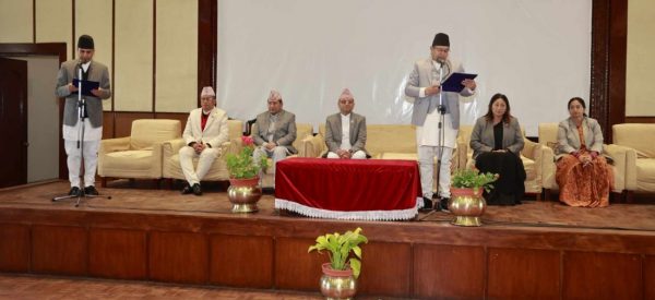 संसद्का नवनियुक्त महासचिव पाण्डेयले लिए शपथ
