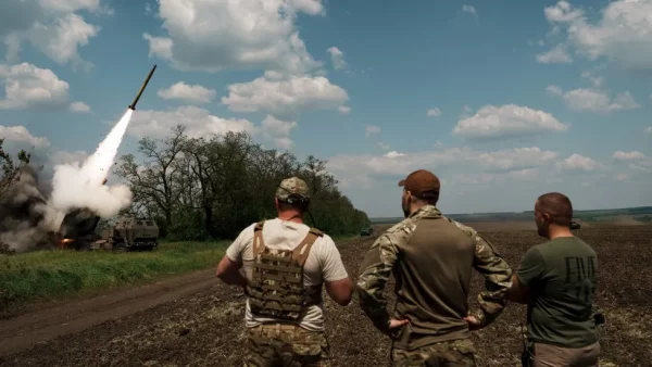 पूर्वी युक्रेनमा दुईवटा मिसाइल आक्रमण, कम्तीमा ६० रुसी सेनाको मृत्यु