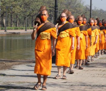लुम्बिनीबाट भिक्षुहरूको धम्मयात्रा सुरू