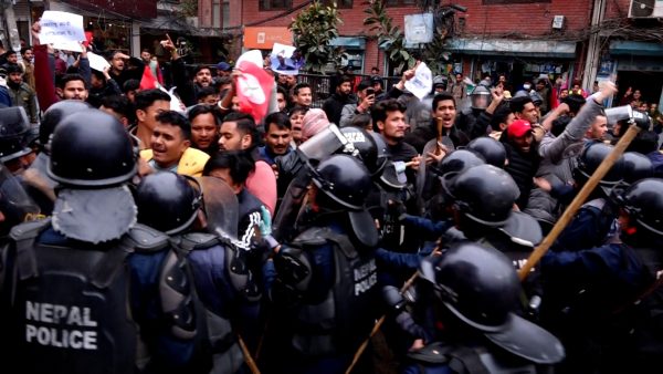 शंकरदेव क्याम्पसमा नेविसंघ र प्रहरीबीच झडप (तस्वीरहरु)