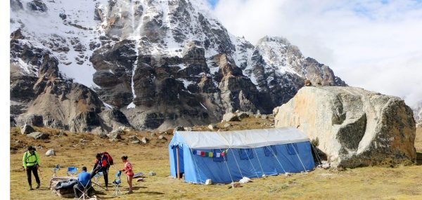 कञ्‍चनजंघा हिमशृङ्खला क्षेत्रमा पर्यटकको आगमन बढ्दै, स्थानीयसँगै व्यवसायी उत्साहित