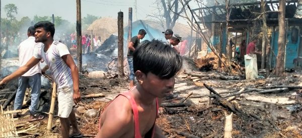 सर्लाहीको बसबरियामा आगलागी हुँदा ११ घर जलेर नष्ट, लाखौँको क्षति