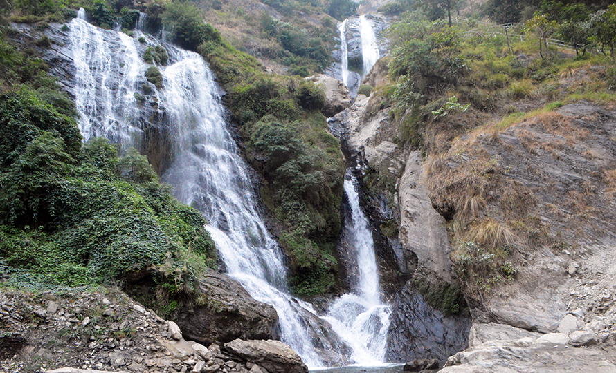 मनै लोभ्याउने गोरखाको न्याउली झरना