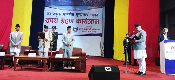 मुख्यमन्त्री पाण्डेले लिए शपथ, गुरुङलाई अर्थ र थापालाई सामाजिक विकास