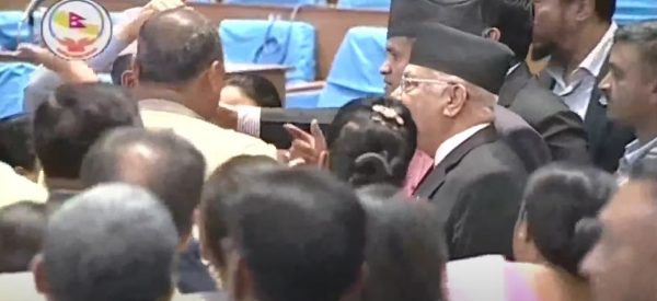 धनराज गुरुङले ओलीतर्फ फर्केर चर्को नारा लगाएपछि…