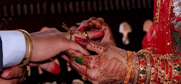 बिहेपछि सँगै सुत्न खोज्दा मानिनन् दुलहीले, दुलाहाले गरगहना खोसेपछि हालिन् बलात्कारको मुद्दा