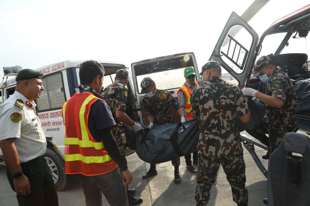 सगरमाथा र ल्होत्सेबाट दुई  शव काठमाडौं ल्याइयो