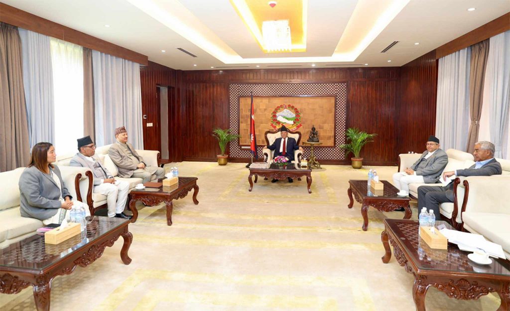 अब संवैधानिक परिषद्मा प्रधानमन्त्री शक्तिशाली