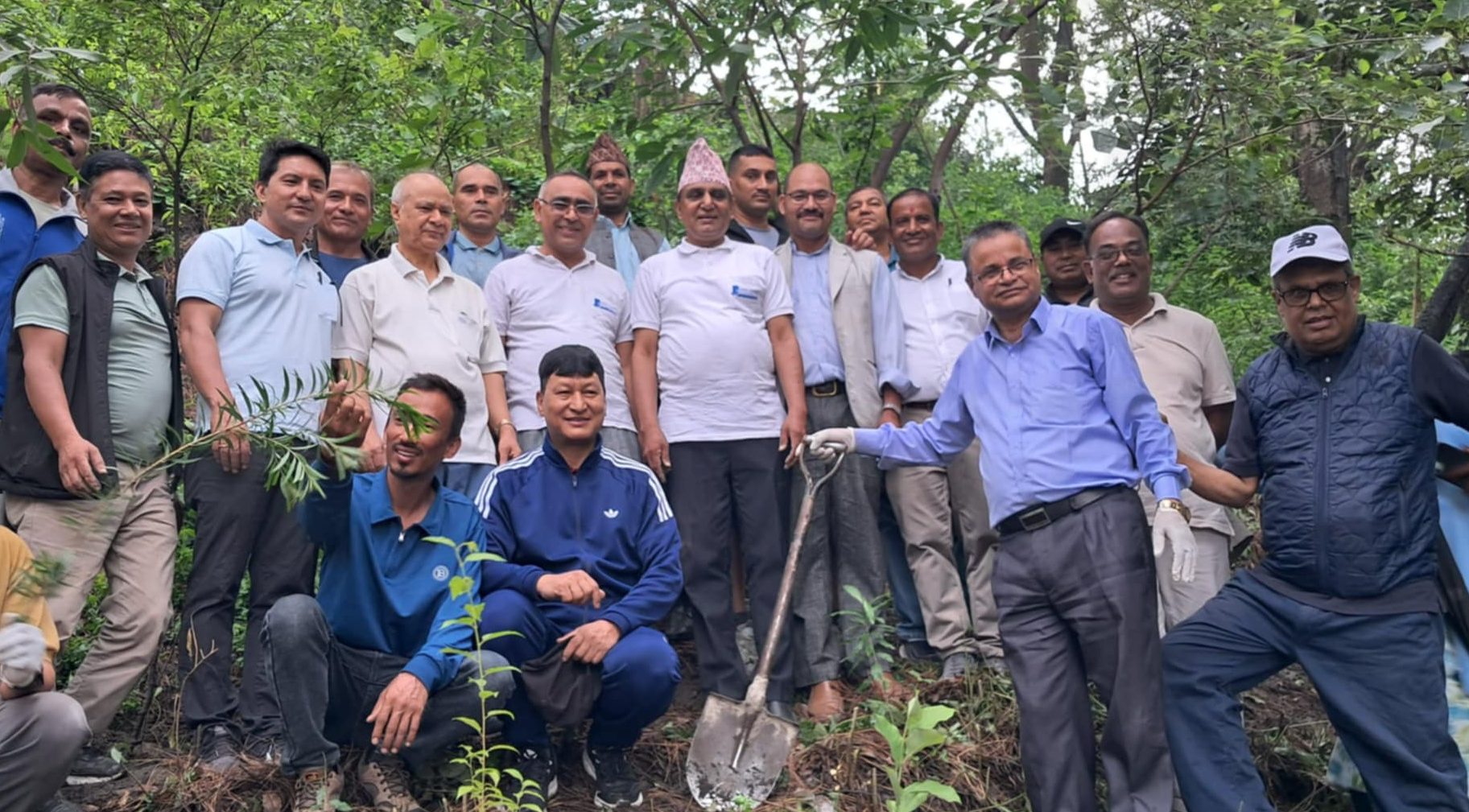 मदन भण्डारी जयन्तीको अवसरमा वृक्षारोपण, एमाले नेताहरूले यसरी सम्झिए मदनलाई