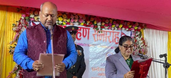 मधेसका मुख्यमन्त्री सतिशकुमार सिंहले लिए शपथ