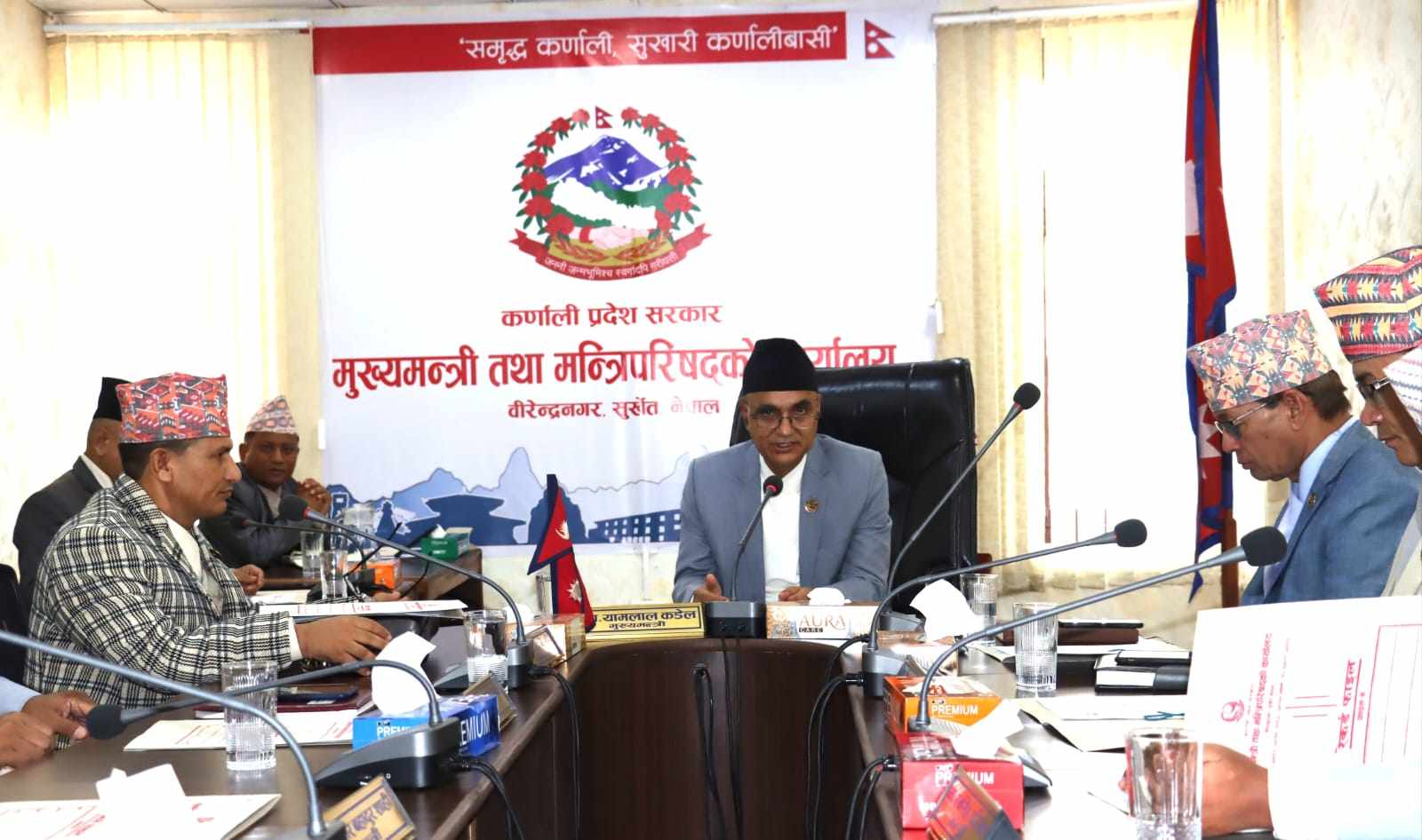 कर्णाली प्रदेशको बजेट प्रदेश सभामा पेस हुँदै