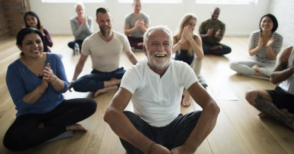 वृद्ध व्यक्तिले गर्नुपर्ने योगासन