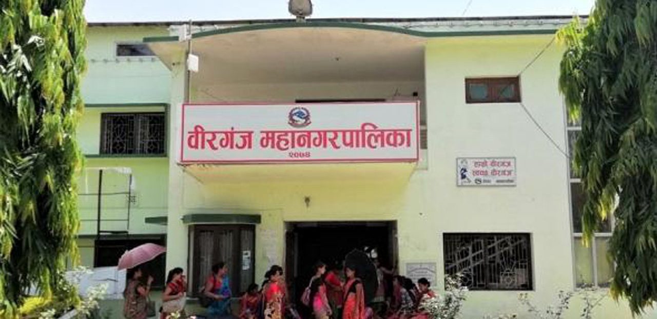 गर्मीले विद्यार्थी मुर्छित हुन थालेपछि वीरगञ्जमा थप तीन दिन विद्यालय बन्द