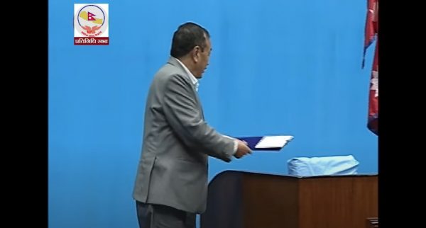 प्रतिनिधि सभाको बैठकमा जब मन्त्री तामाङले विधेयक टेबल गर्न भुले