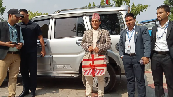 कर्णालीको कोट, कर्णालीकै झोलामा बजेट