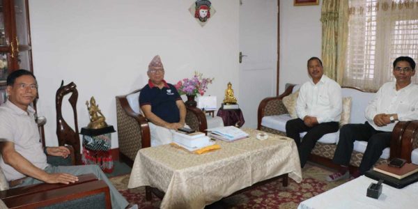माधव नेपाल भेट्न कोटेश्वर पुगे विप्लव, साथमा प्रकाण्ड पनि
