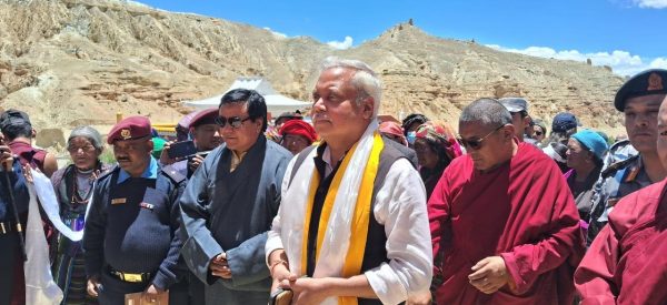लोवो निफुग नाम्ड्रोल नोर्वुलिङ्ग गुम्बा विद्यालयको छात्रावास भवन शिलान्यास 