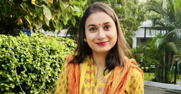 को हुन् लोकसभाकी कान्छी सांसद शाम्भवी चौधरी ?