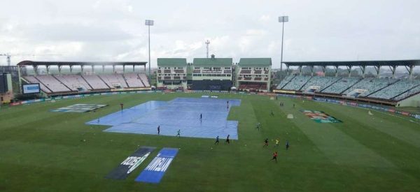इंग्ल्याण्ड र भारतको खेल हुने मैदान पूरै कभर नगरिएकोप्रति माइकल भोनको असन्तुष्टि
