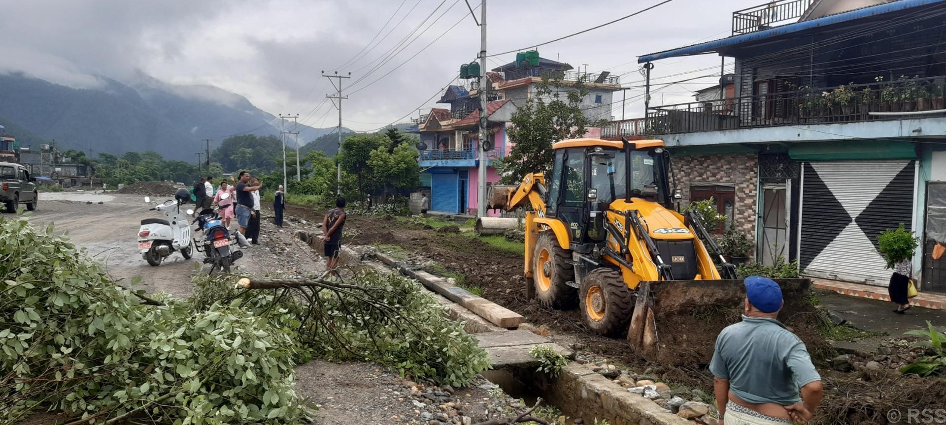 पोखरामा सडक मापदण्डभित्रका संरचना हटाउन सुरु