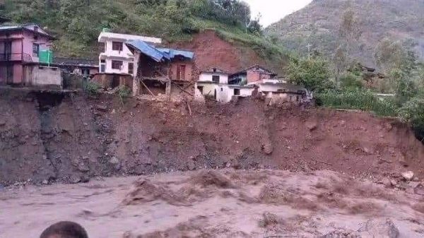 बाढीले घर बगाउँदा रुकुम पश्चिममा तीन बालिकाको मृत्यु, सात जना घाइते