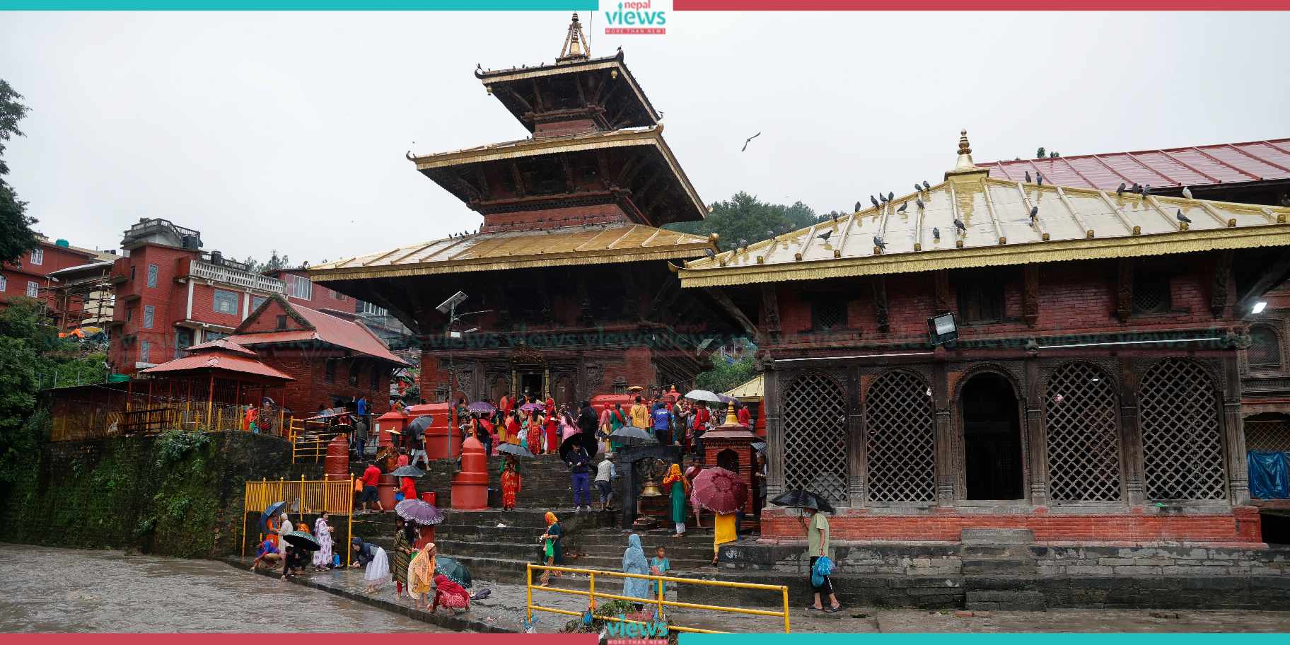 साउनको पहिलो सोमबार : झरीमा रुझ्दै शिवालयमा दर्शनार्थीको घुइँचो (तस्वीरहरु)