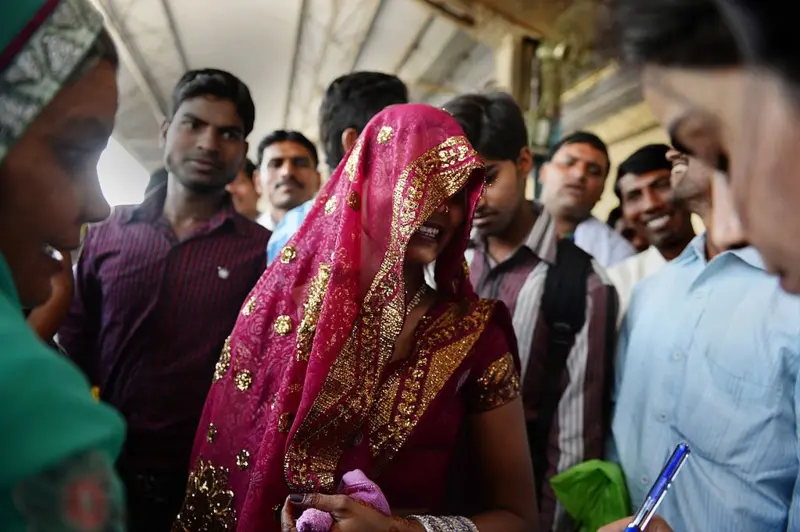 भक्तजनबीच बाबाको खुट्टाको धुलो लिन भागदौड, मृत्यु हुनेको संख्या १२२ पुग्यो