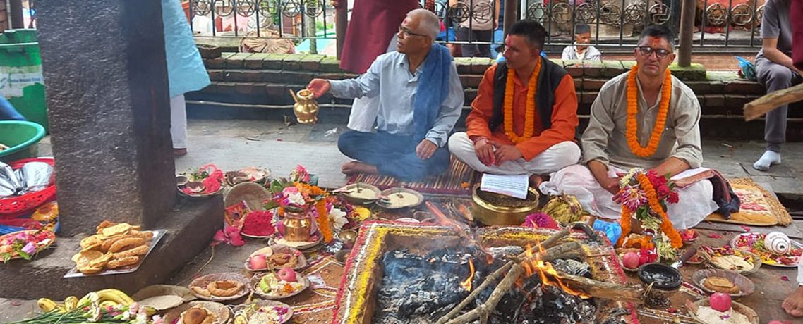 जहाज दुर्घटनापछि भीमेश्वरमा गरियो क्षमापूजा, प्रजिअको नेतृत्वमा भएको पूजाको प्रसाद राष्ट्रपति कार्यालयमा