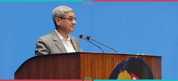 पूर्वमन्त्रीले ५ हजार घुस दिएको प्रकरण : गृहमन्त्री भन्छन्- छानबिन गर्न निर्देशन दिएको छु