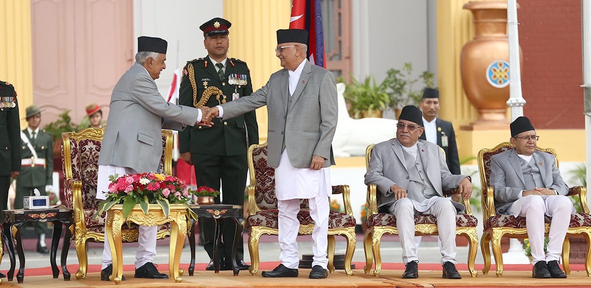 ओलीले पहिलो दिनमै बनाए २२ सदस्यीय मन्त्रिपरिषद्, हेरौँ शपथका तस्वीर