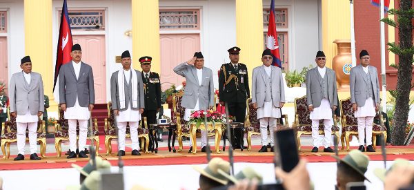 प्रधानमन्त्री ओलीले लिए राष्ट्रपतिबाट शपथ