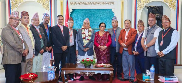 दोलखा भीमसेनलाई पसिना : महाप्रसाद राष्ट्रपतिलाई दिइयो